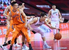 CBA：深圳飞行员vs上海鲨鱼